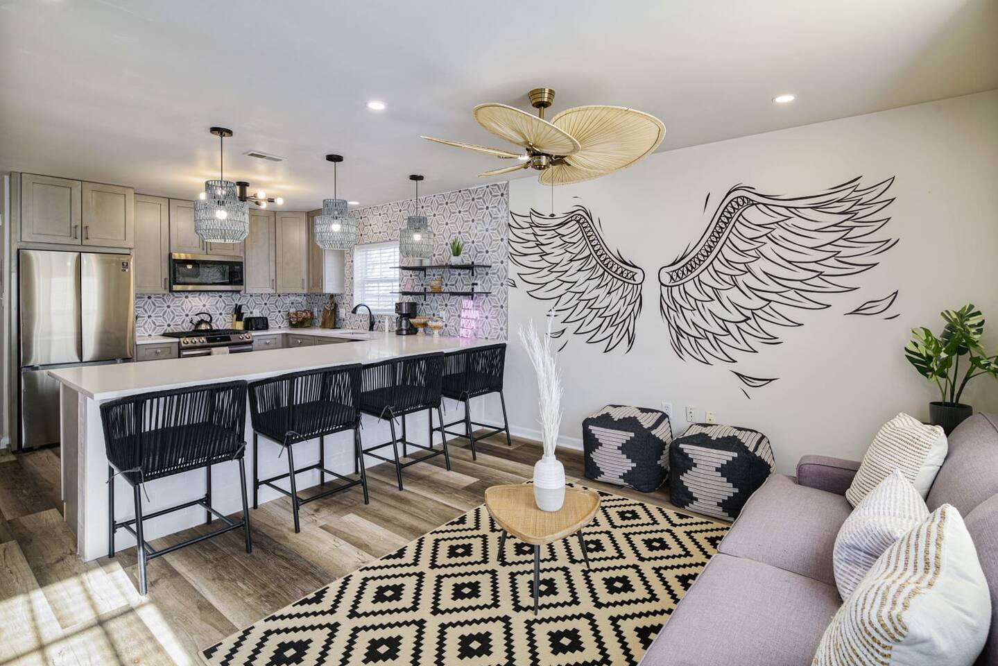Imani Playce: Perfect location w/ Boho Vibes!