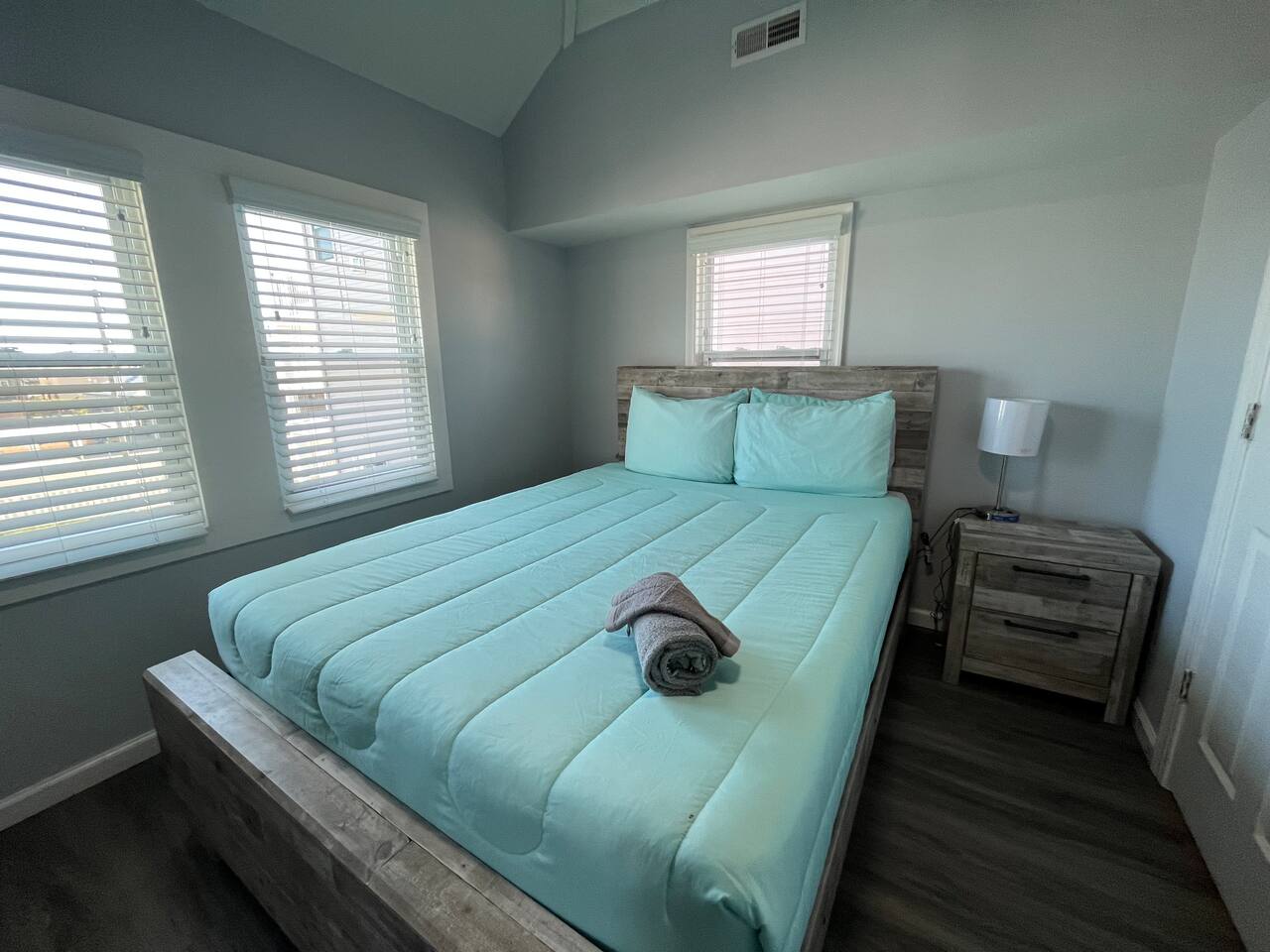 The Beacon Ocean City- 7 Bedrooms, Close to All!