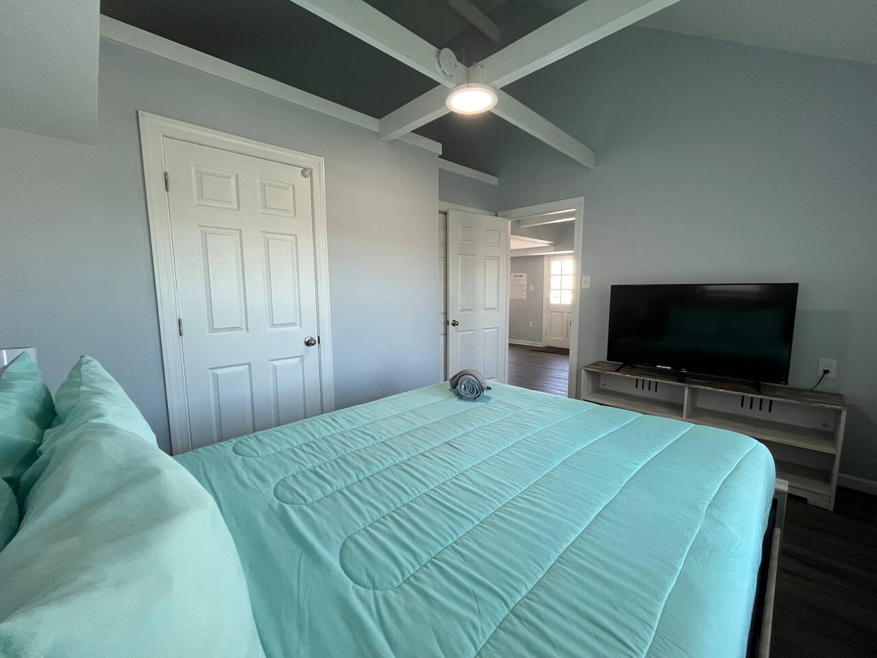 The Beacon Ocean City- 7 Bedrooms, Close to All!
