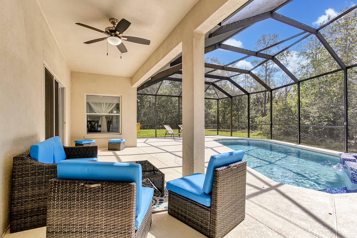 Stunning 5 bedroom pool home in gated community minutes from Disney