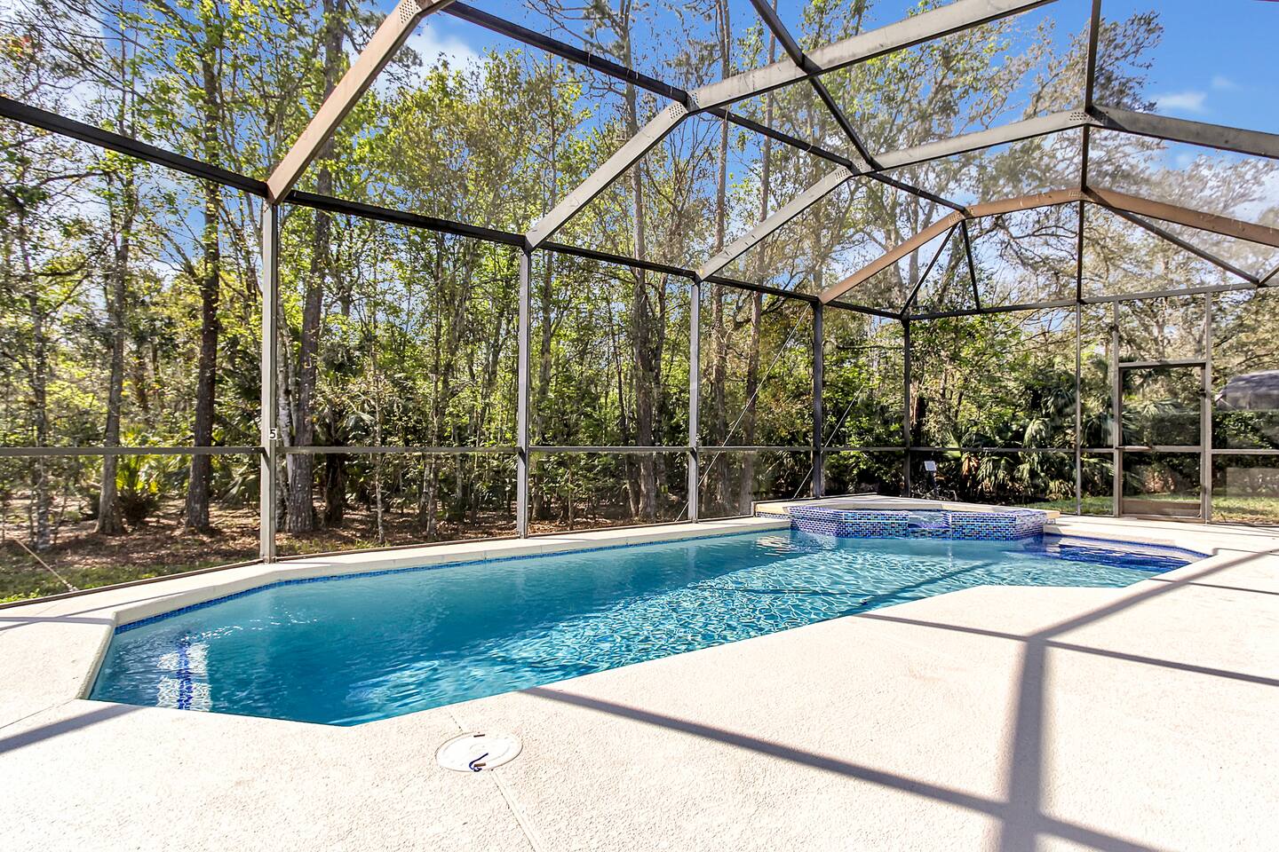 Stunning 5 bedroom pool home in gated community minutes from Disney