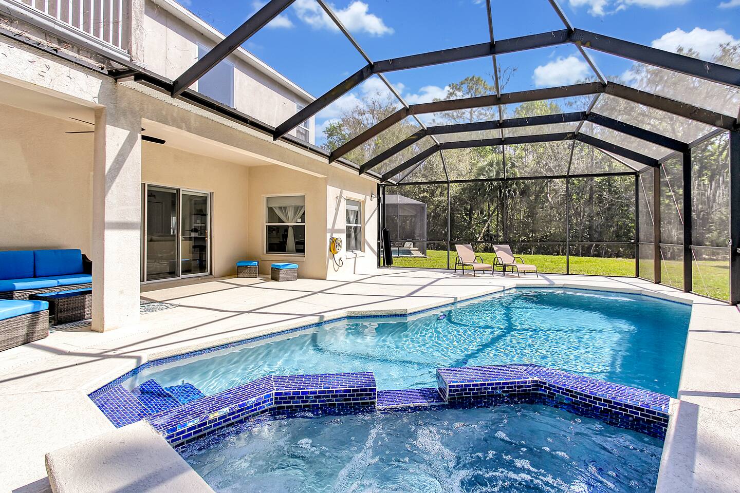Stunning 5 bedroom pool home in gated community minutes from Disney