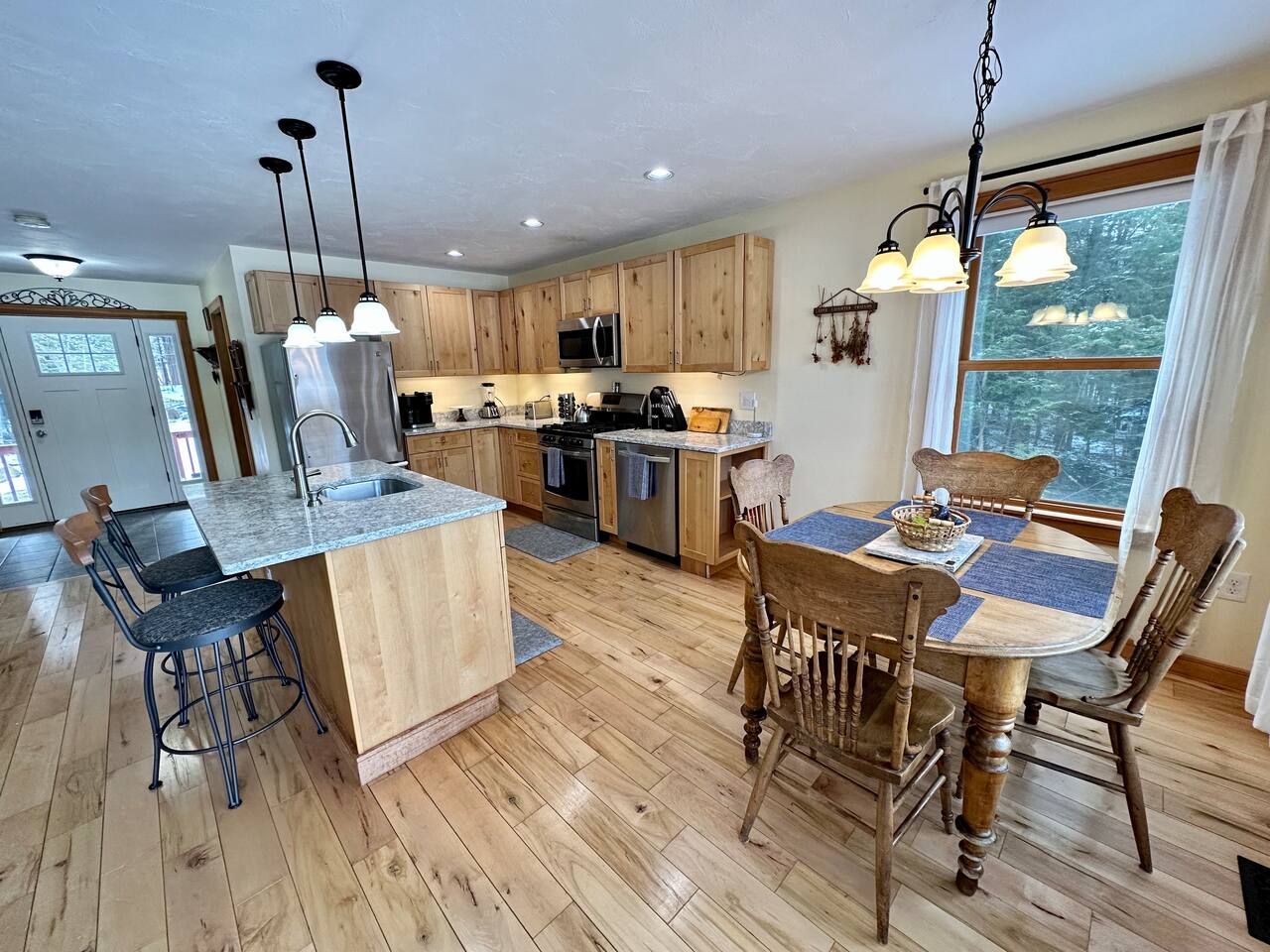 Epsom Lakefrnt Escape~Dock~Grill~Firepit-Woodstove
