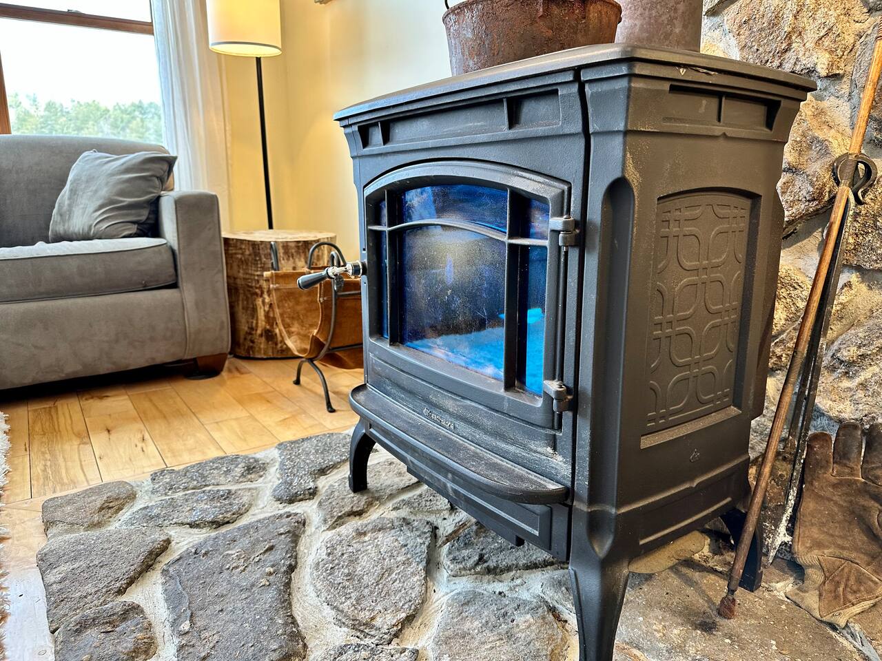Epsom Lakefrnt Escape~Dock~Grill~Firepit-Woodstove