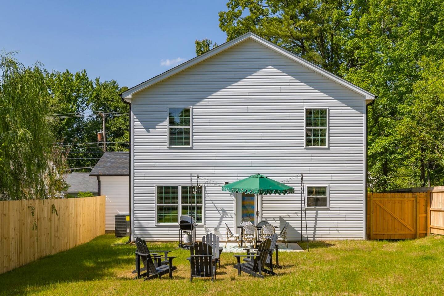 Luxury 4BR High Point Retreat | Hot Tub | BBQ