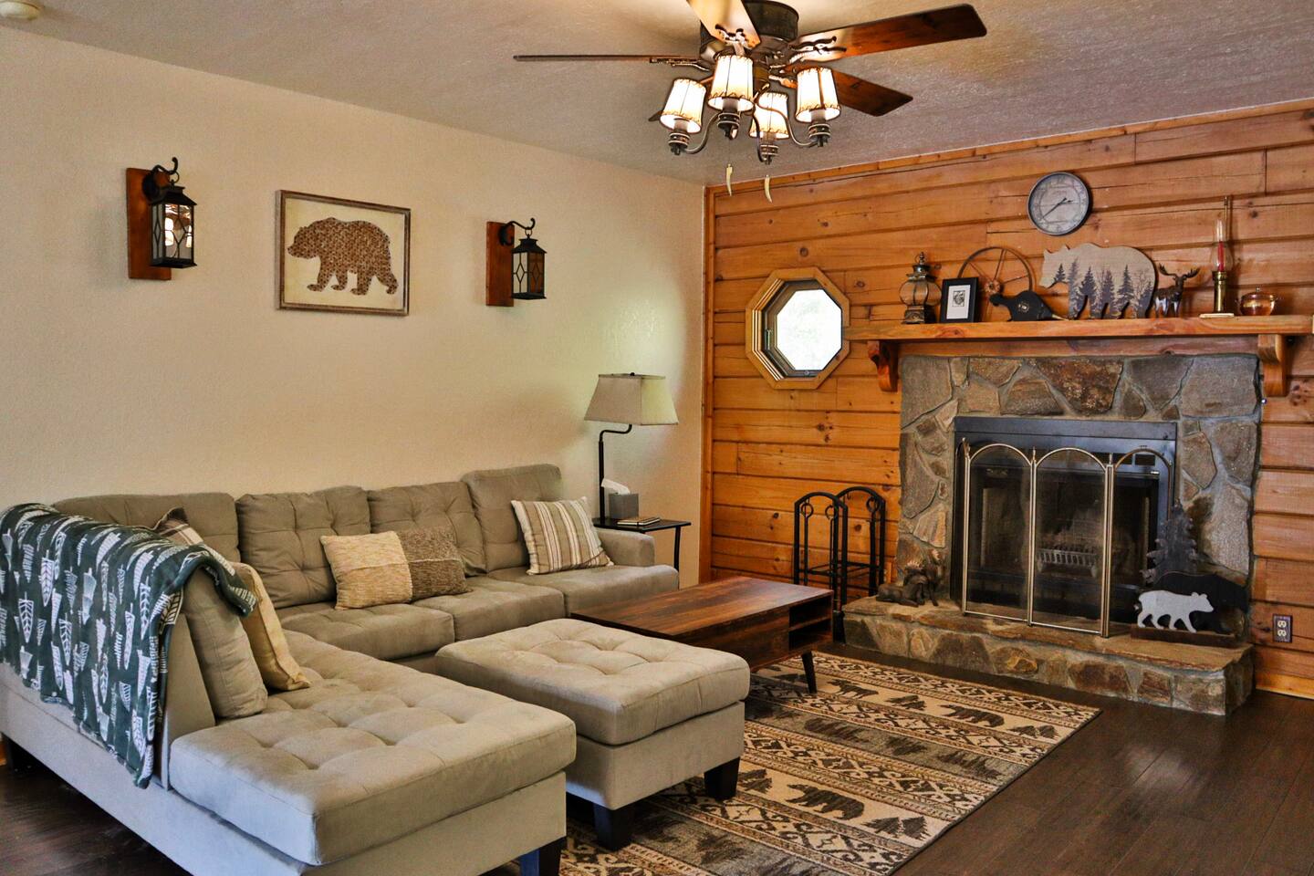 Cozy cabin 10 minutes to Harrah's Cherokee!