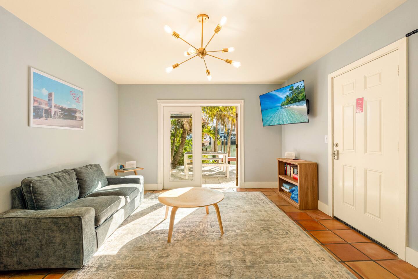 Doorstep Dock ~ Waterfront ~ 3 min to beach