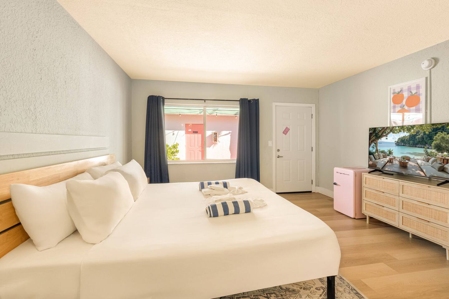 3 min to beach ~ pool ~ free parking ~ dock