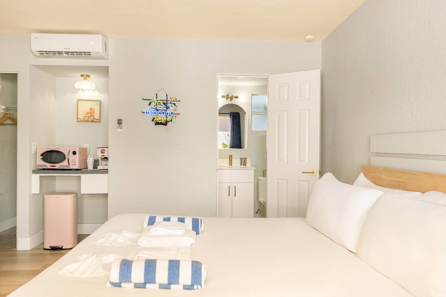 3 min to beach ~ pool ~ free parking ~ dock