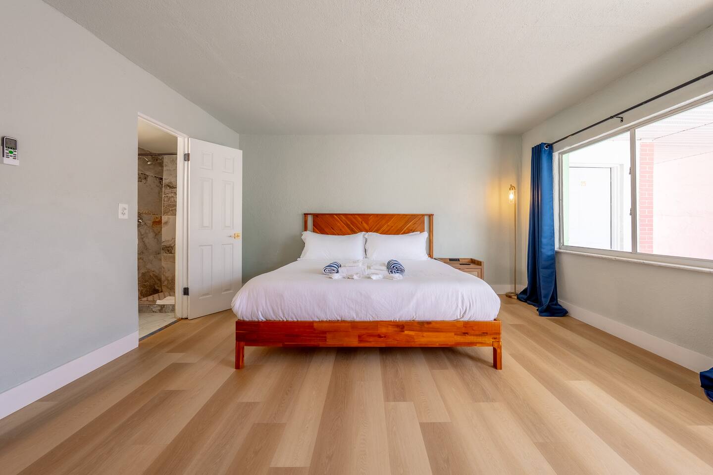 3 min to beach ~ pool ~ free parking ~ dock ~ — Clearwater — vacation rental