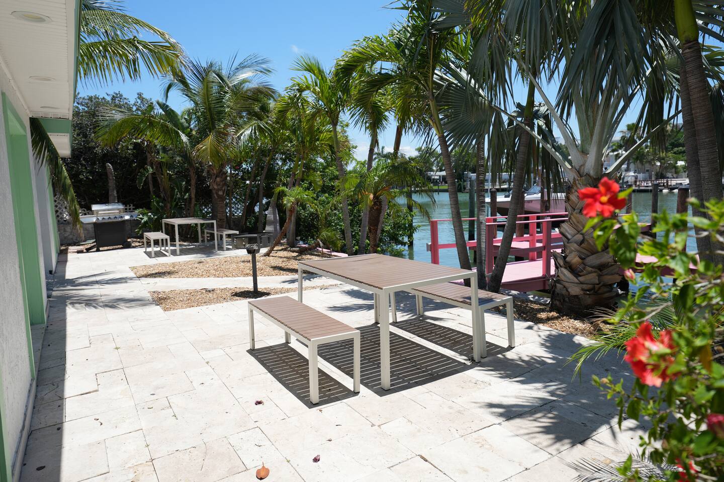 3 min to beach ~ pool ~ free parking ~ dock ~