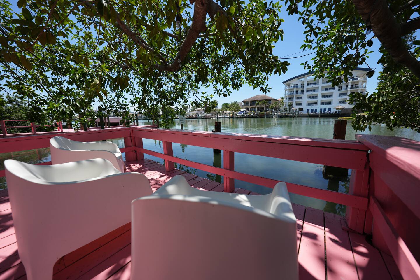 3 min to beach ~ pool ~ free parking ~ dock ~
