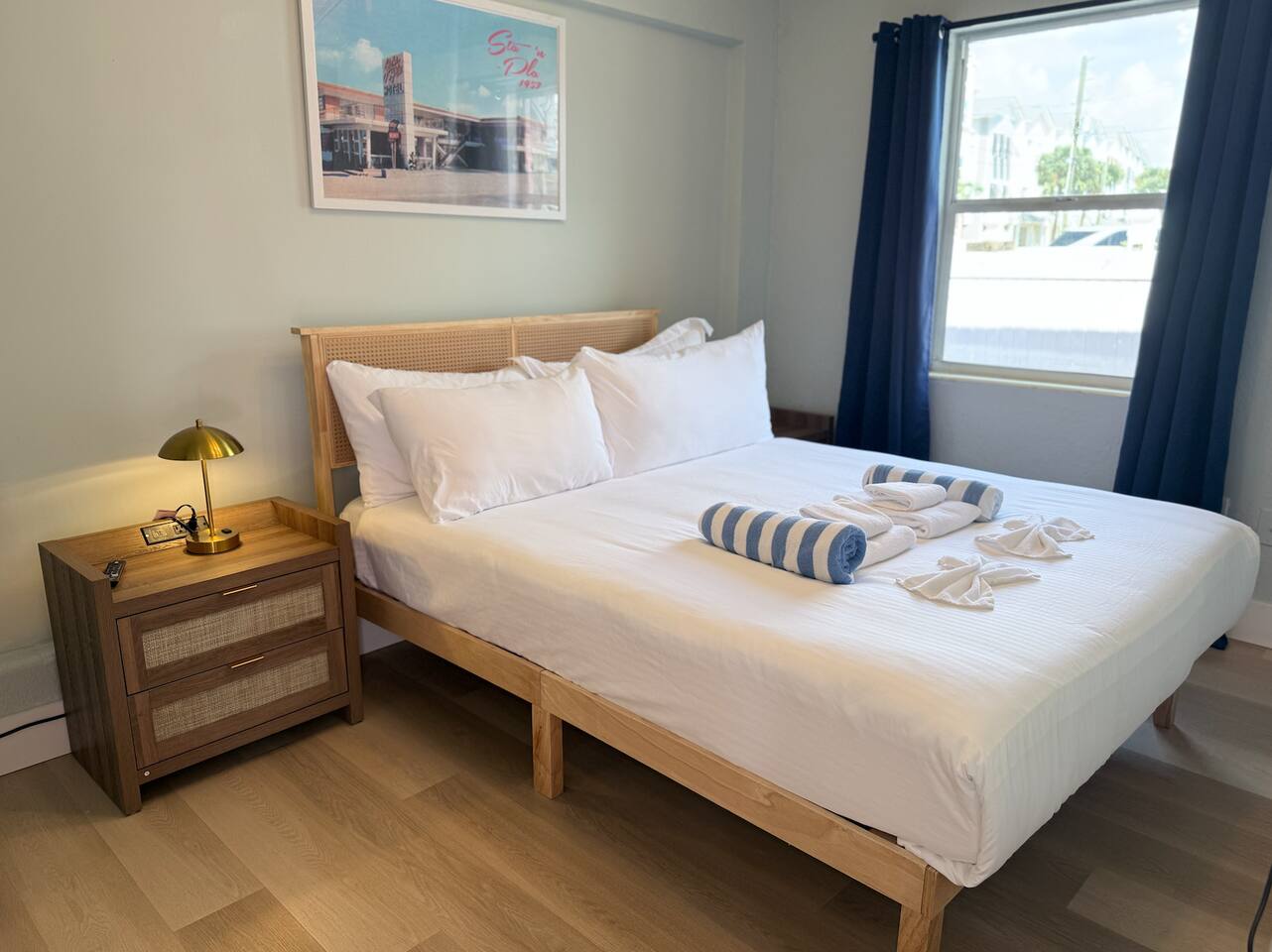 3 min to beach ~ dock ~ pool ~ free parking