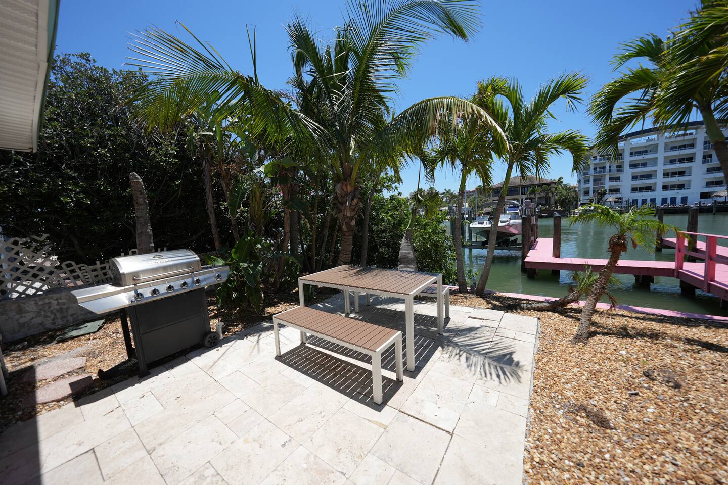 3 min to beach ~ dock ~ pool ~ free parking