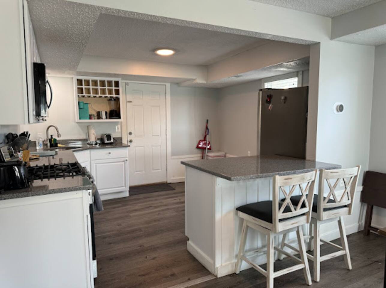 The Beacon OC 1- Cozy 3 Bedroom, Close to All!