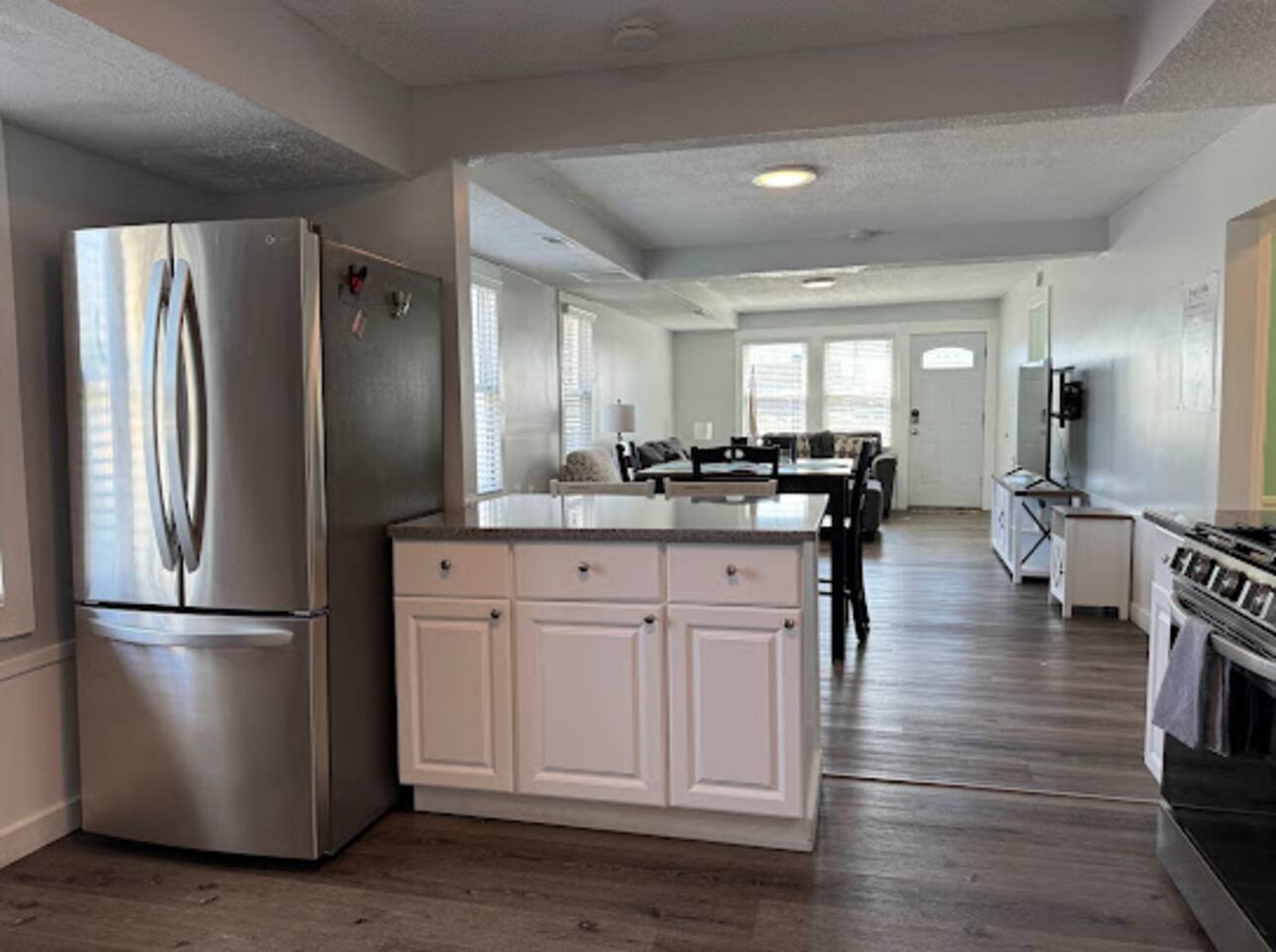 The Beacon OC 1- Cozy 3 Bedroom, Close to All!
