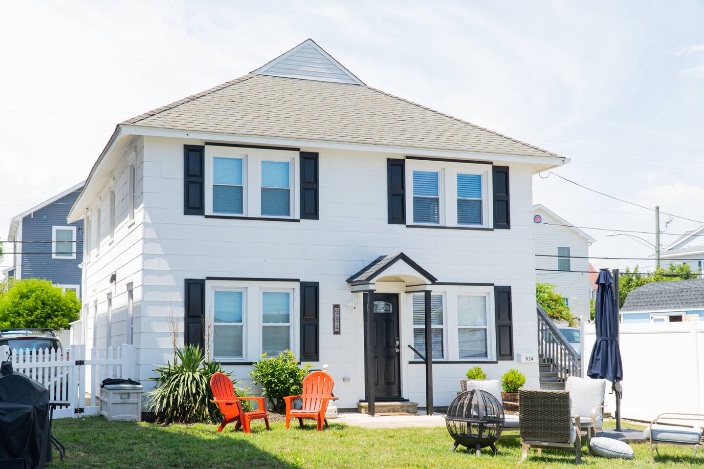The Beacon OC 1- Cozy 3 Bedroom, Close to All!