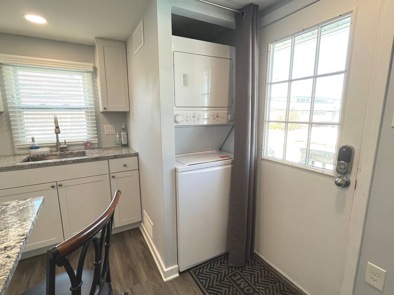 The Beacon OC 2 - Cozy 4 Bedroom, Close to All!