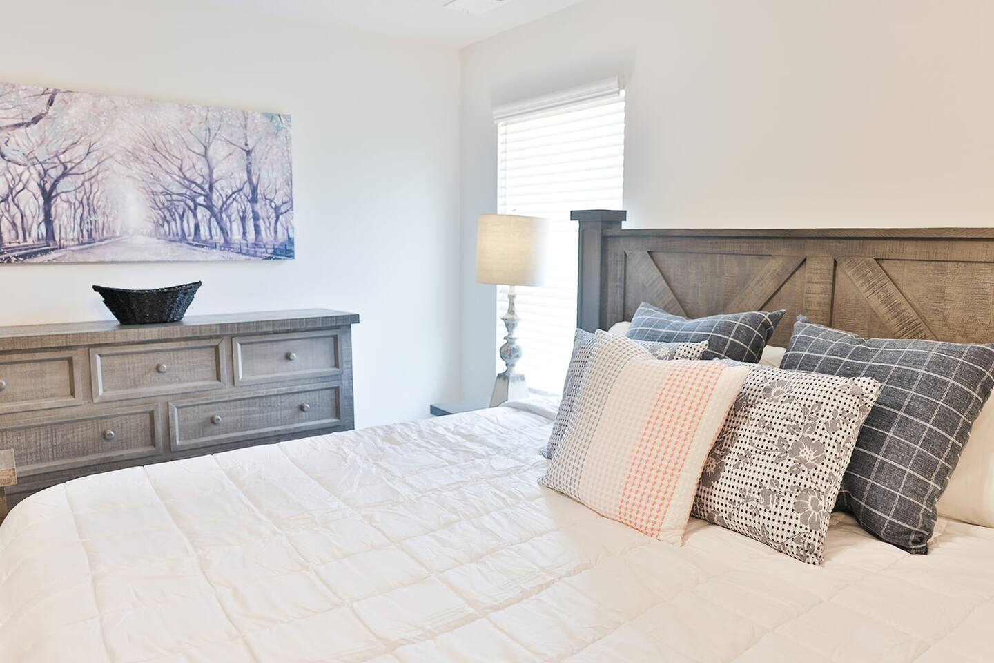 New Home 3 mi. from Talladega Speedway w/King bed!
