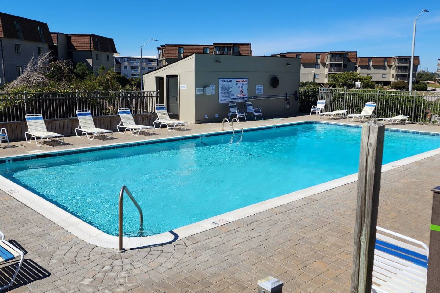 Sandy Feet Retreat King Bed, ocean view, pools E14
