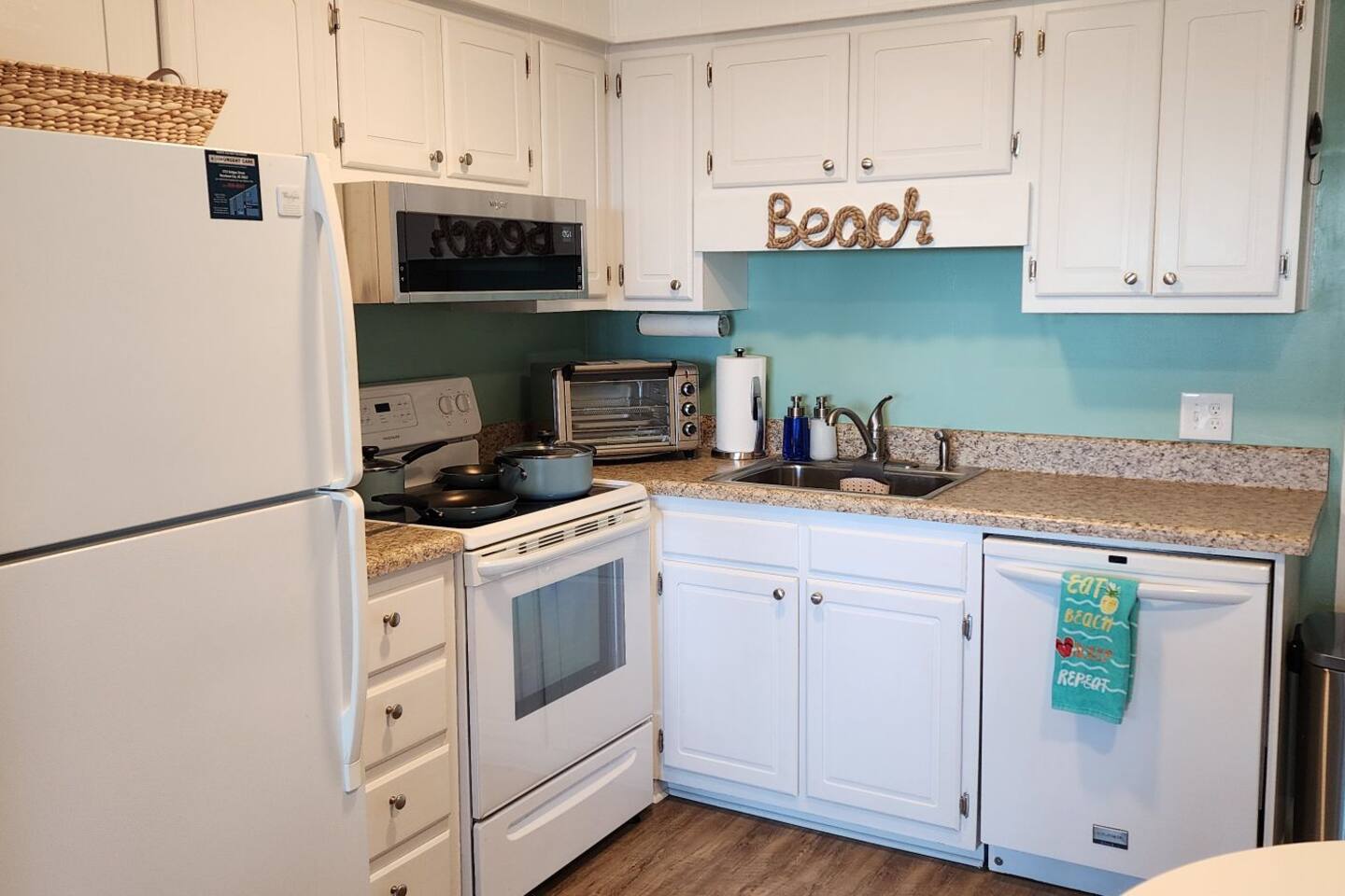 Sandy Feet Retreat King Bed, ocean view, pools E14