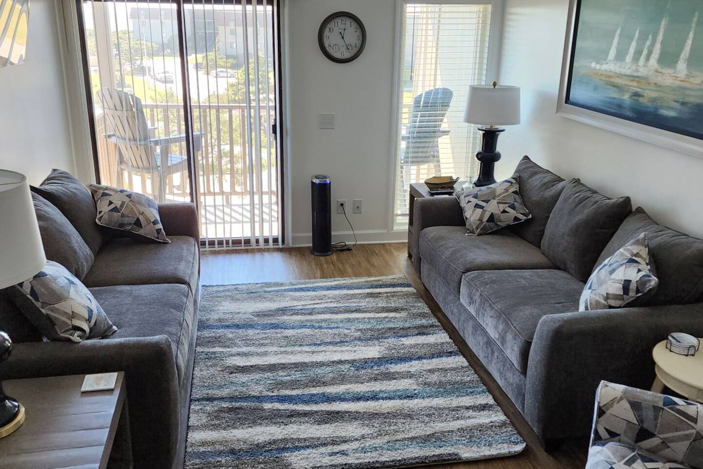 Sandy Feet Retreat King Bed, ocean view, pools E14