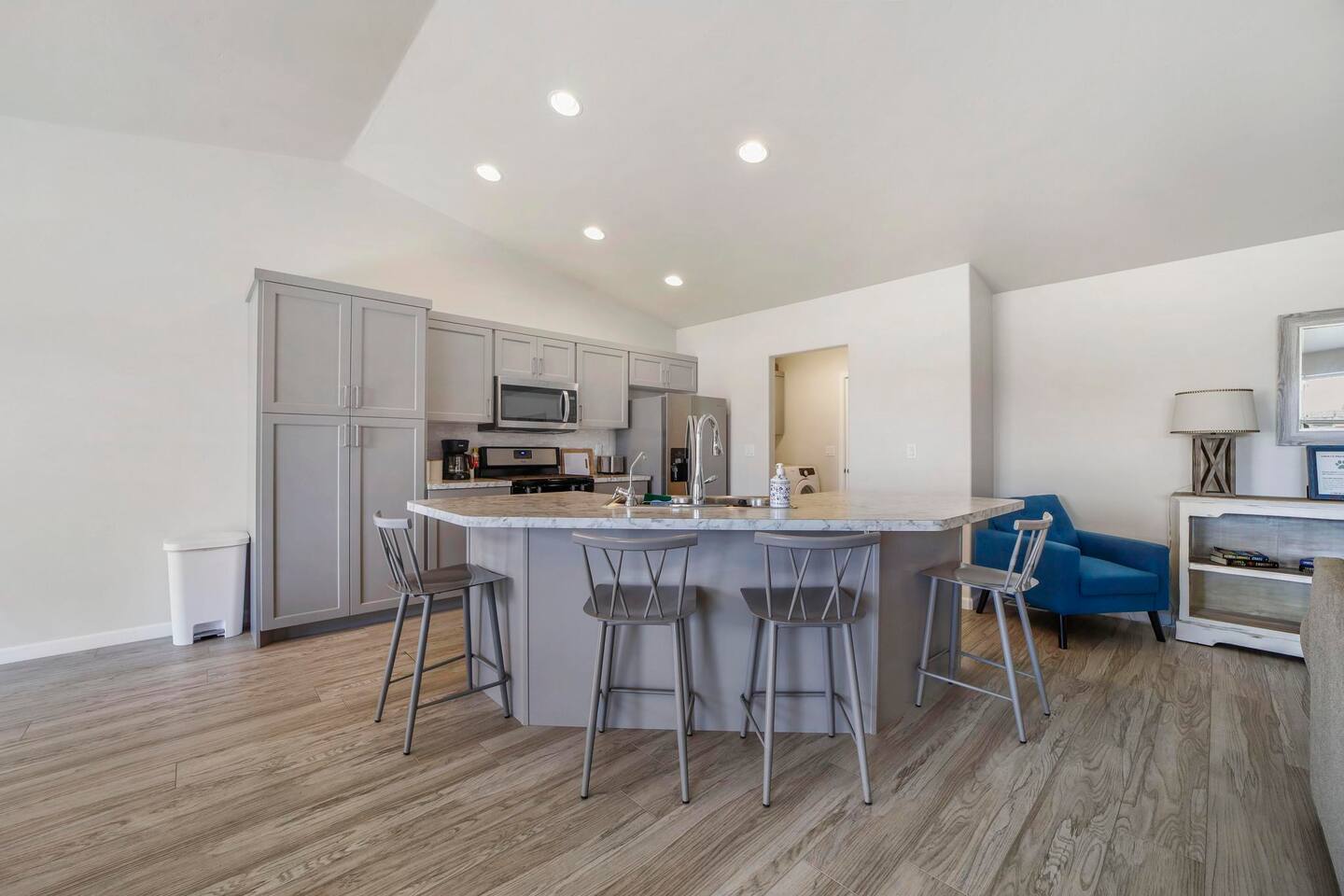 Wendell Townhome, 3bed/2bath/garage/private yard
