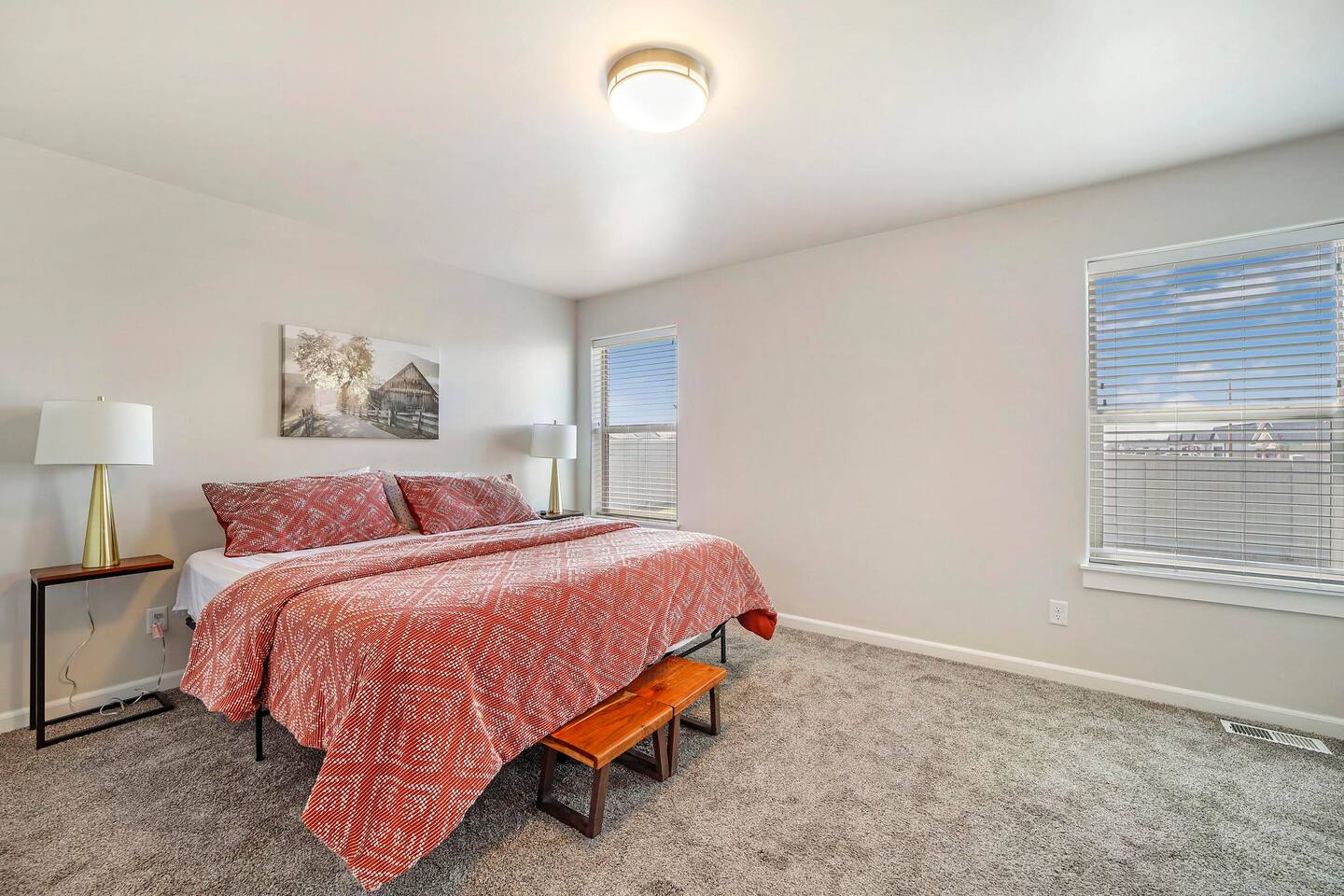 Wendell Townhome, 3bed/2bath/garage/private yard