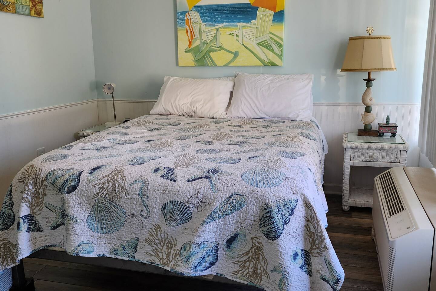 OS101 -Double unit, bedroom, Wi-Fi, steps to ocean