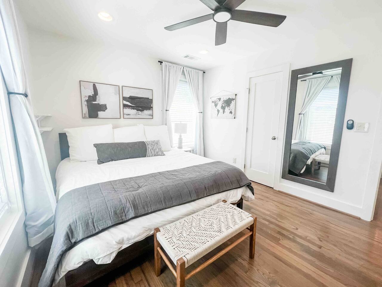 Beautiful 2BR Condo in Homewood next to SOHO