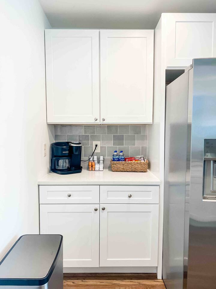 Beautiful 2BR Condo in Homewood next to SOHO