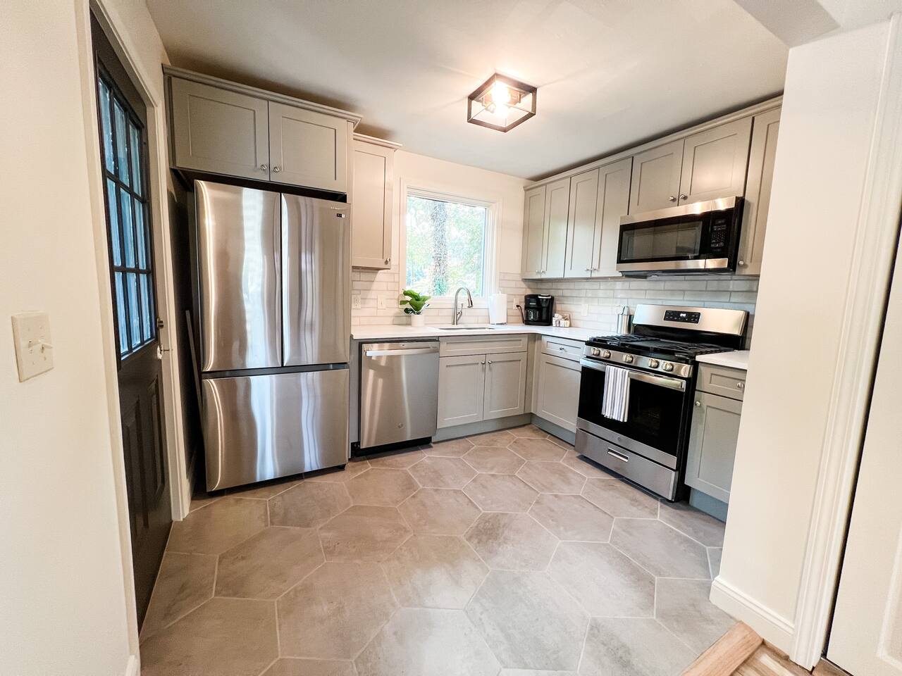 Charming 2 bedroom townhome in downtown Homewood