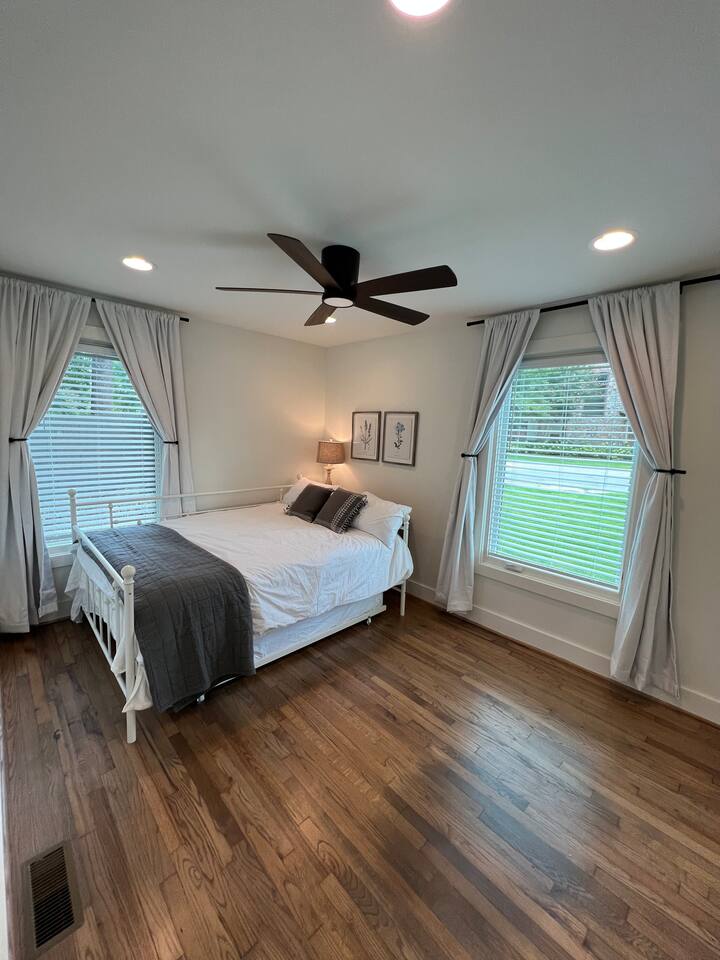 Adorable Newly remodeled Condo in Homewood AL