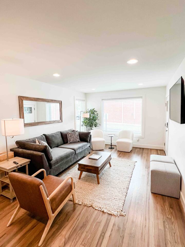 Adorable Newly remodeled Condo in Homewood AL