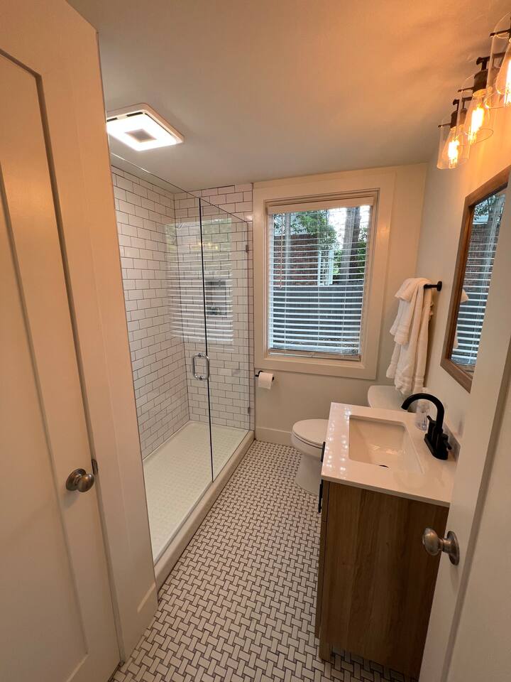 Adorable Newly remodeled Condo in Homewood AL