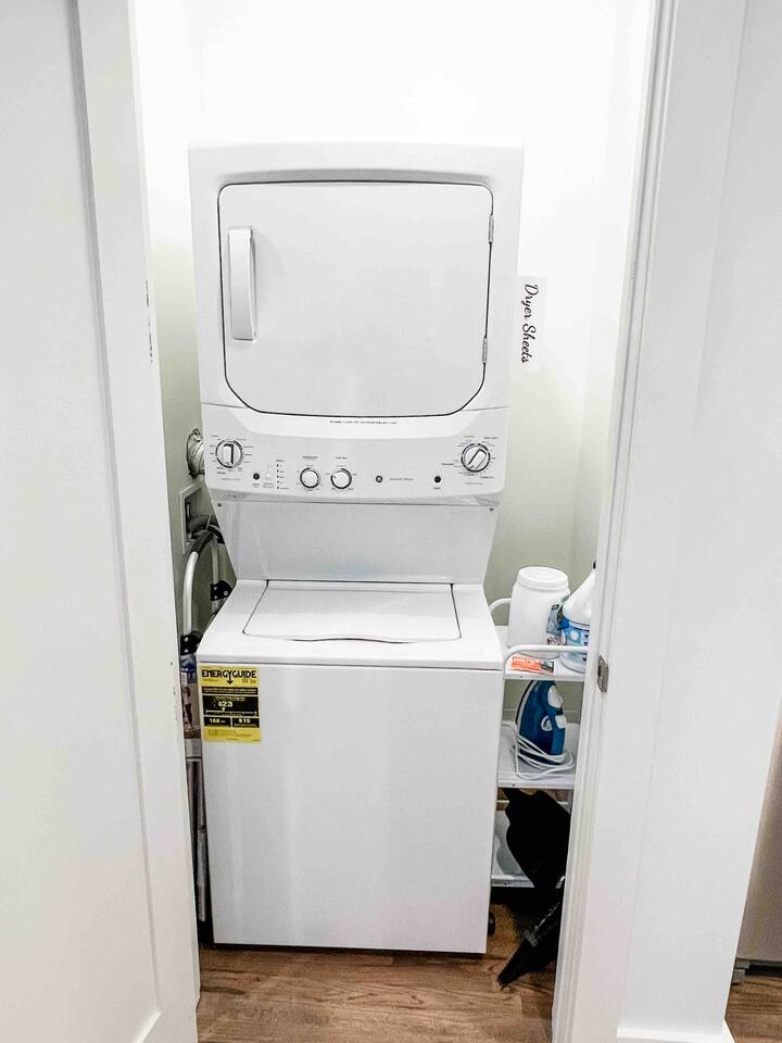 Cute 2 BR Condo Downtown Homewood