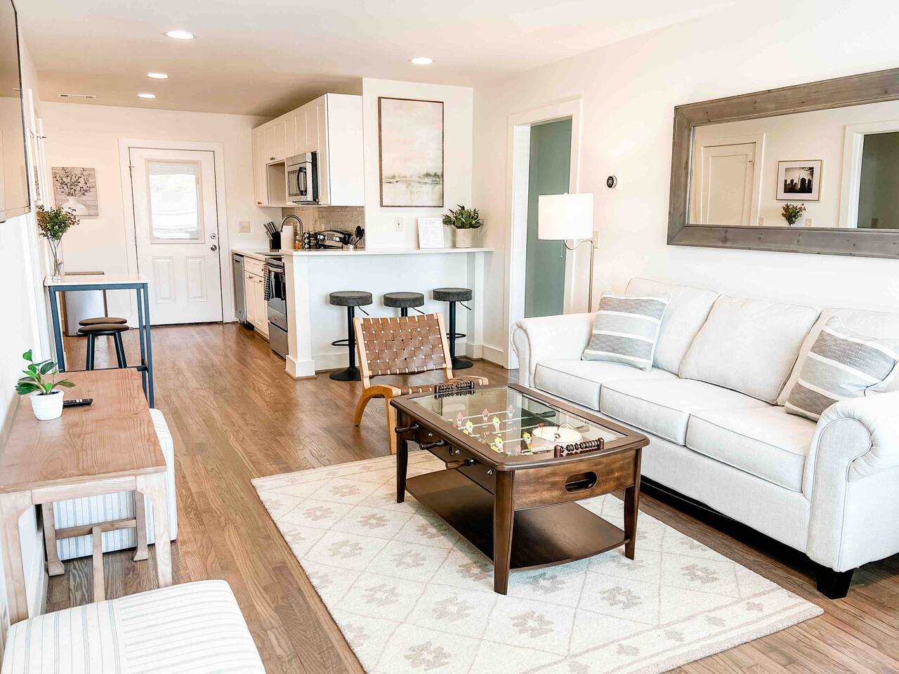 Cute 2 BR Condo Downtown Homewood — Homewood — vacation rental
