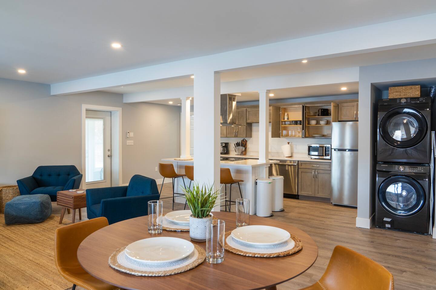 Lakefront Luxury on Pattagansett