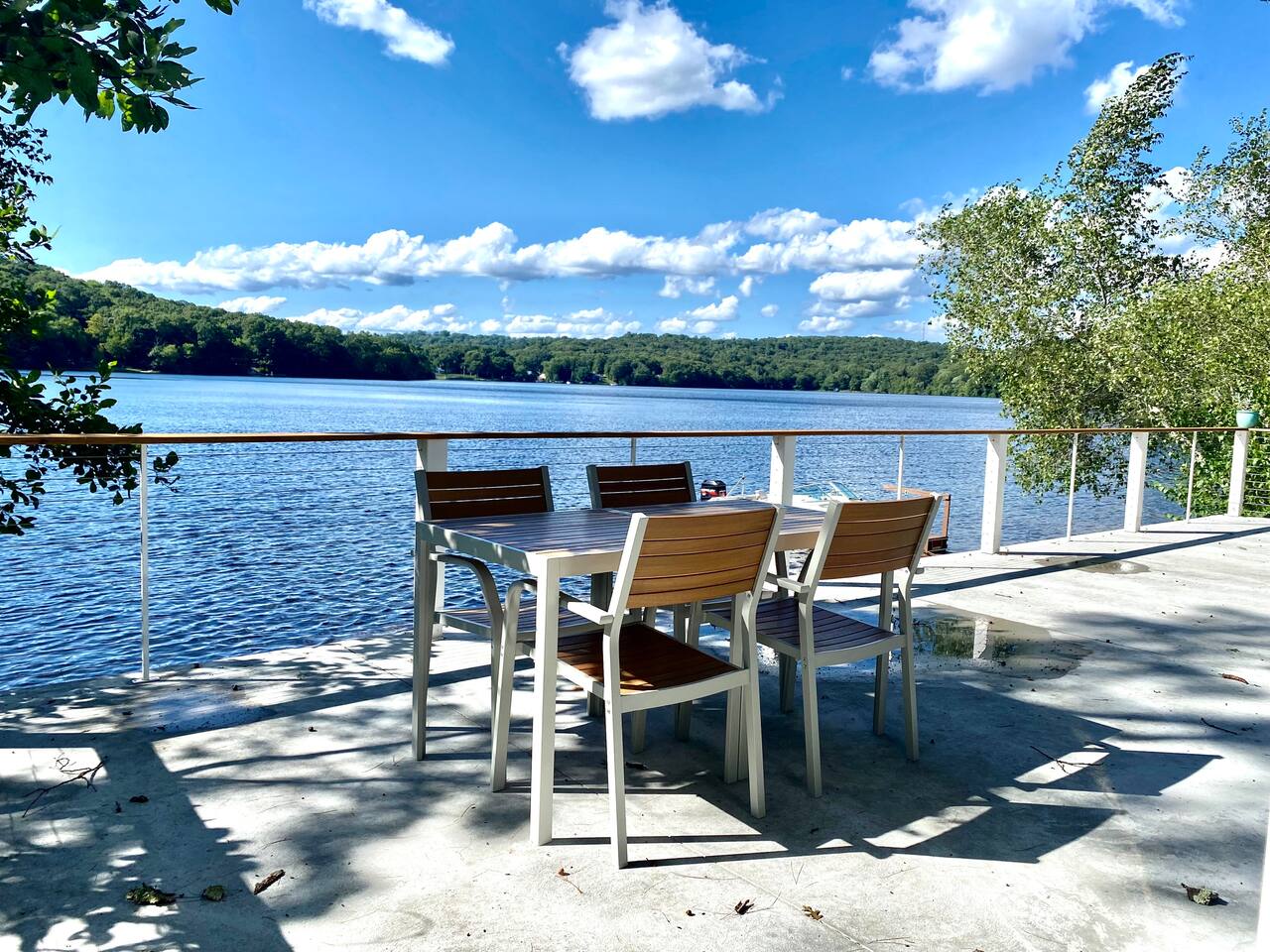 Lakefront Luxury on Pattagansett