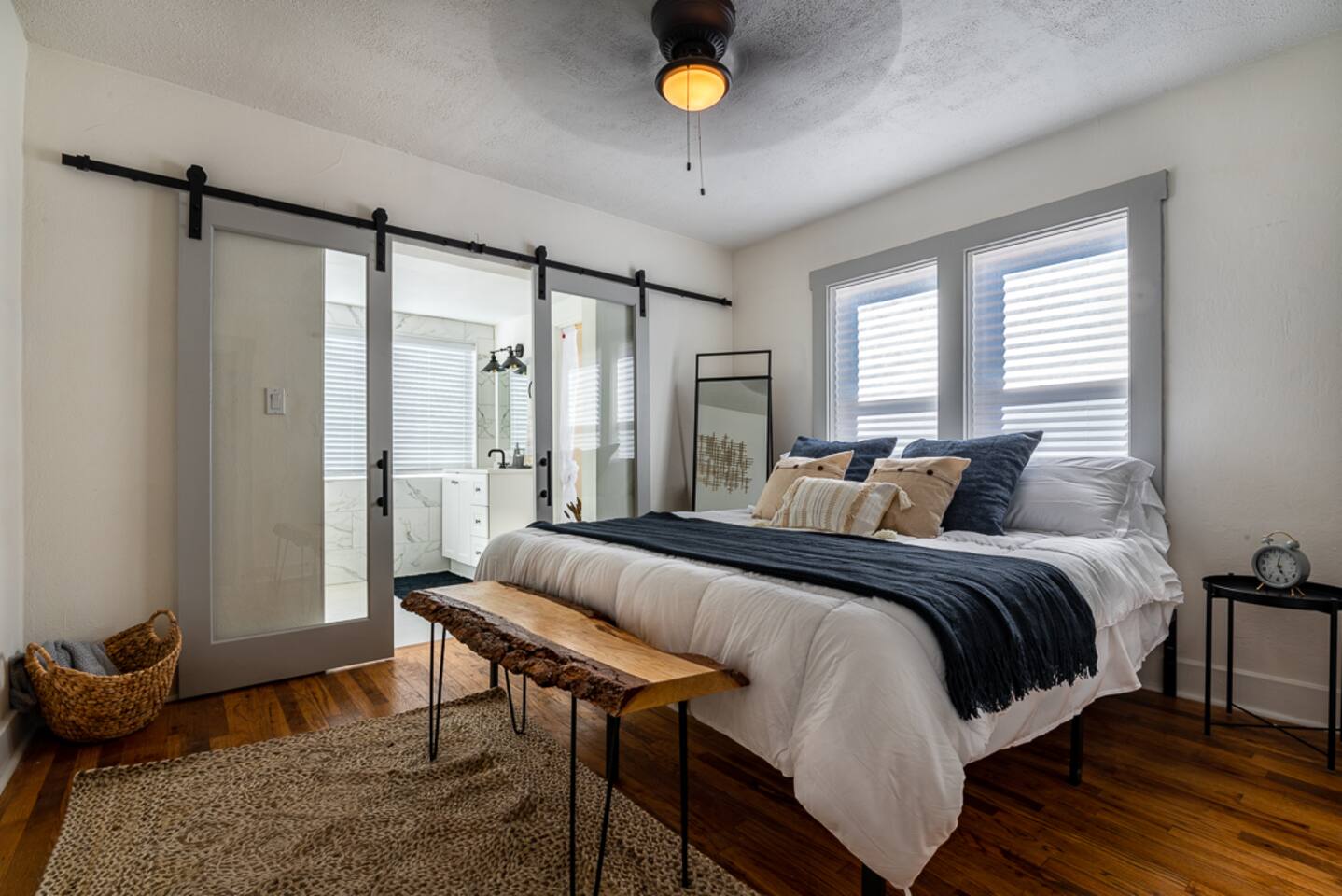 Nob Hill/UNM Luxury Remodeled House w/ King Beds