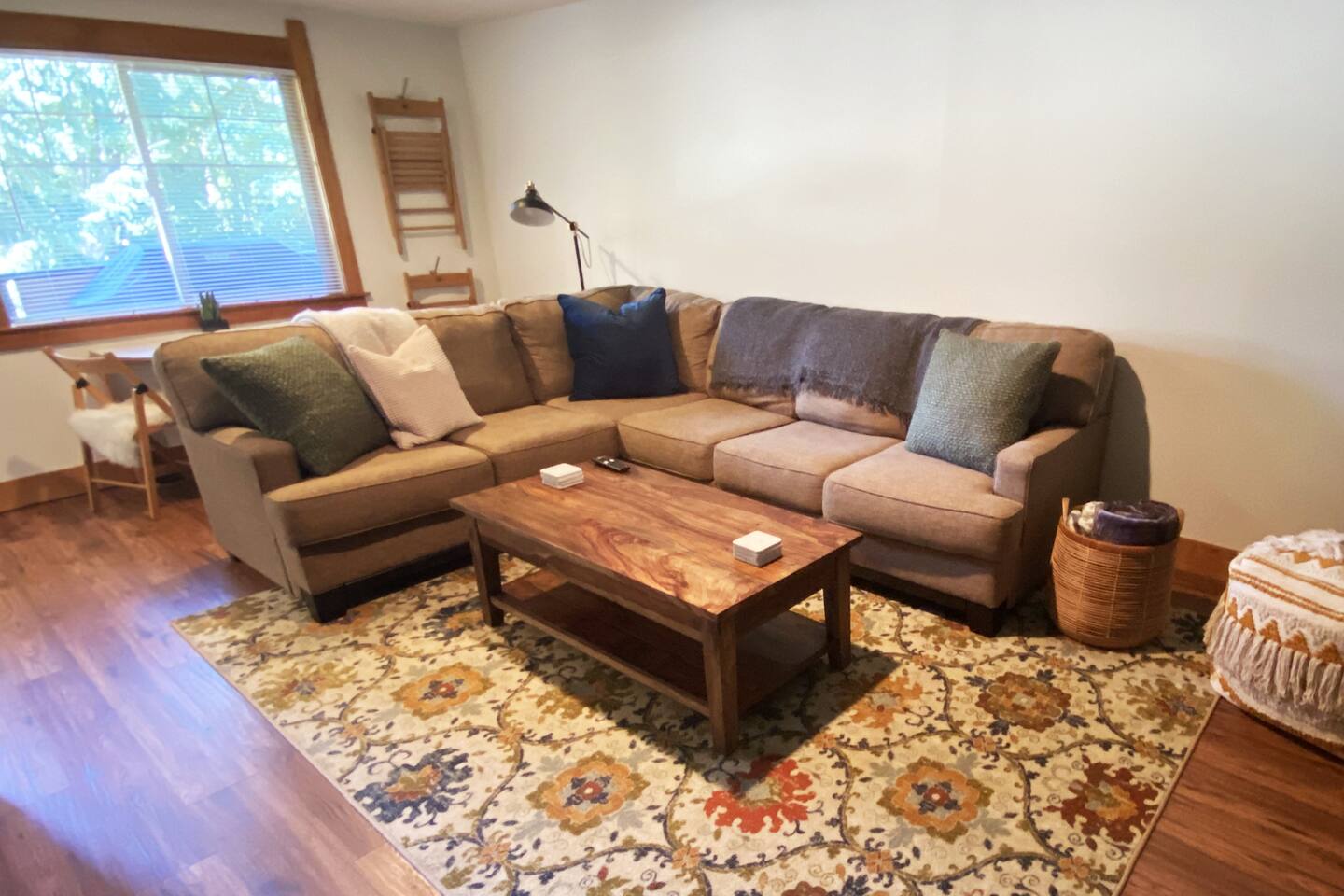 North End•2min to UPS•BBQ•King•Full Kitchen•3 TVs