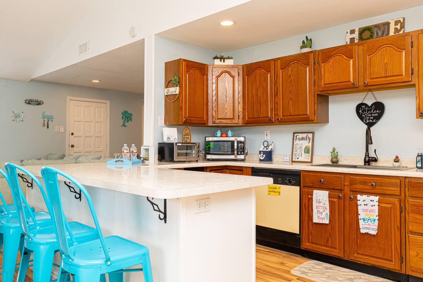 "Anchored Inn" | Great Location | Sleeps 12 | BBQ