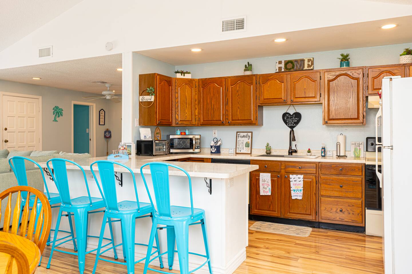 "Anchored Inn" | Great Location | Sleeps 12 | BBQ