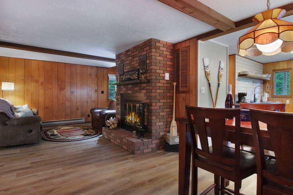 Bolo’s Landing: Northwoods Retreat on Water