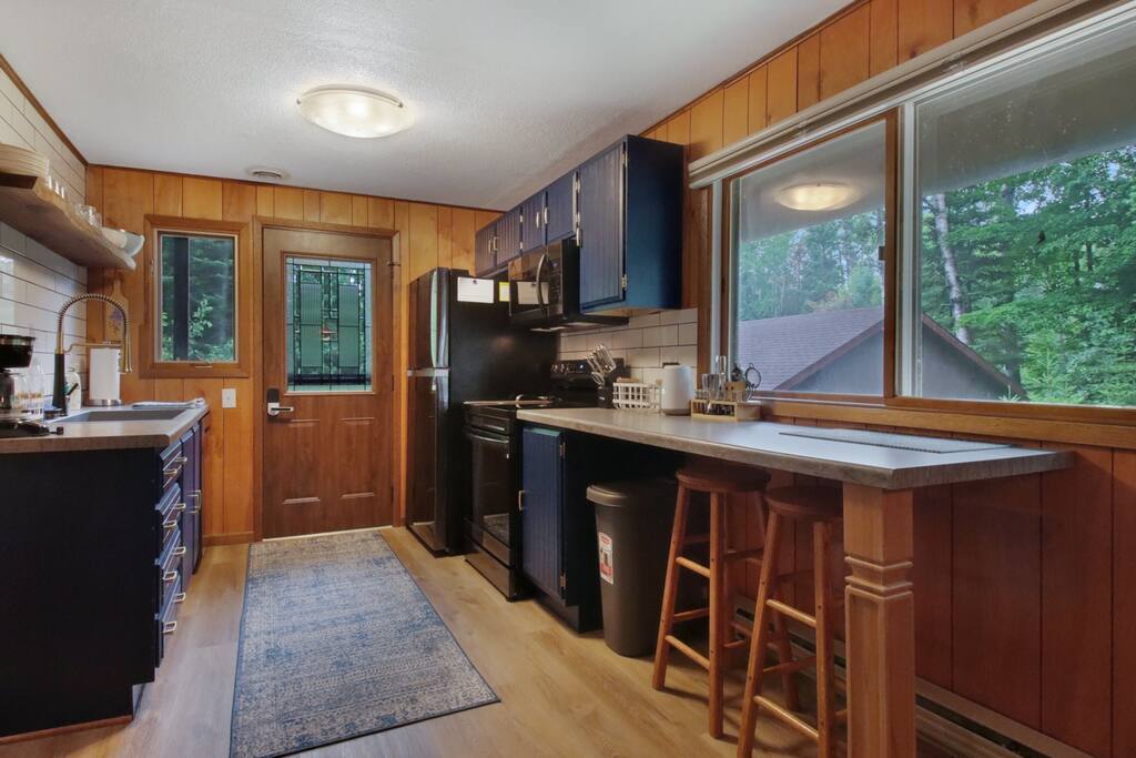 Bolo’s Landing: Northwoods Retreat on Water