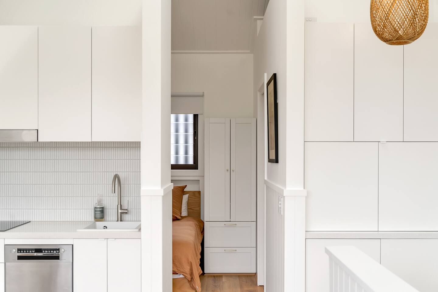 Gorgeous 1 bed short walk to everything in Manly