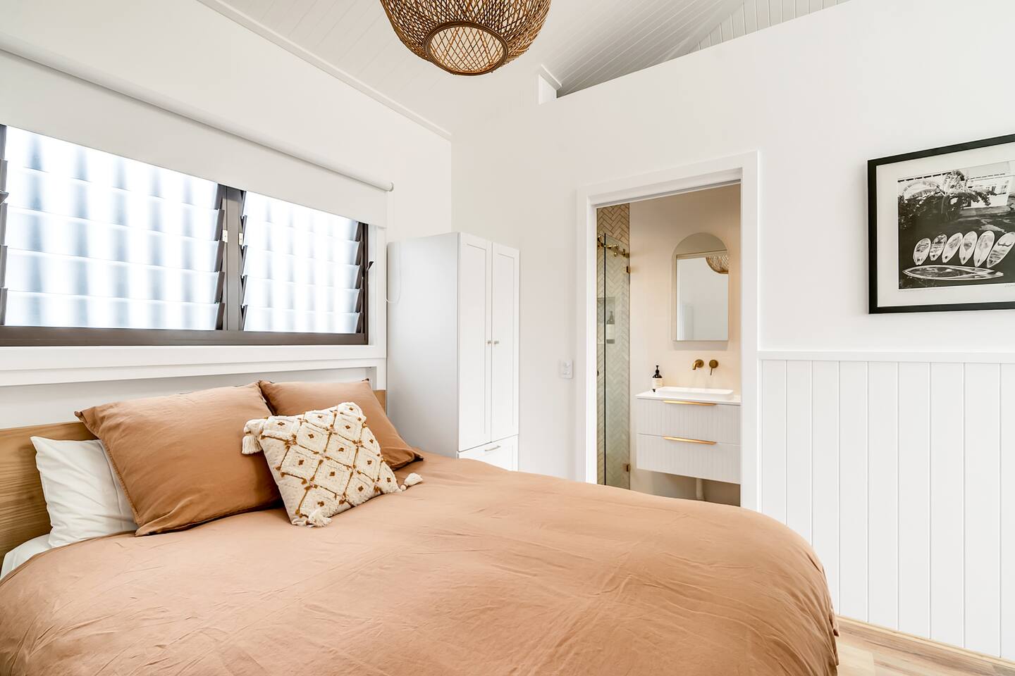 Gorgeous 1 bed short walk to everything in Manly