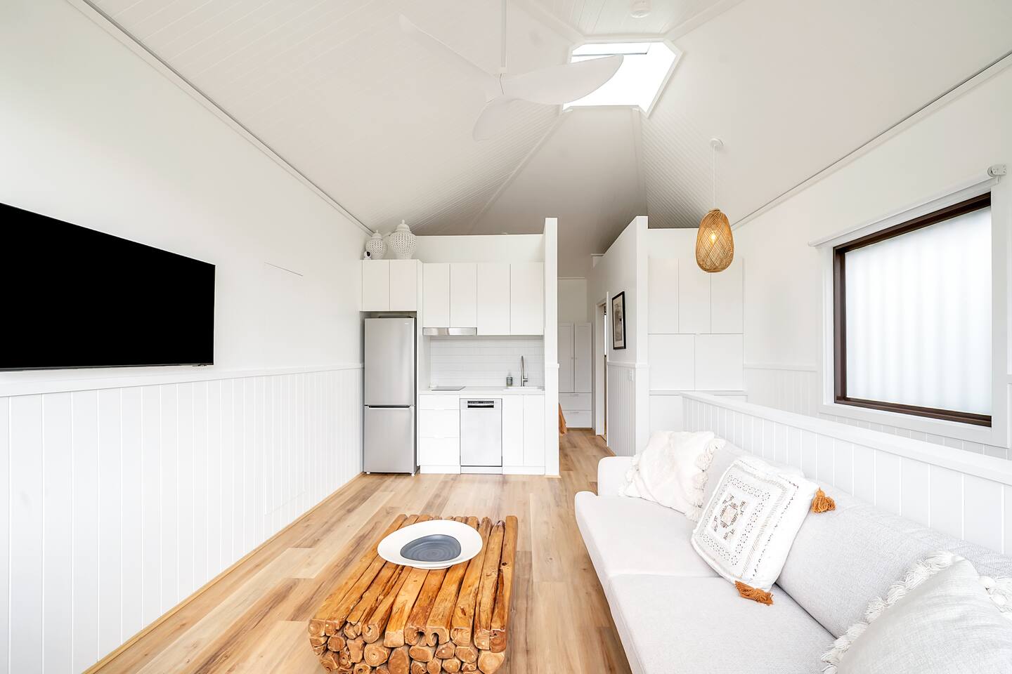 Gorgeous 1 bed short walk to everything in Manly