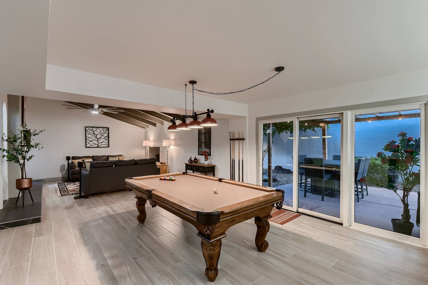 Luxe Oasis Mins to Old Town, Pool, and Pool Table