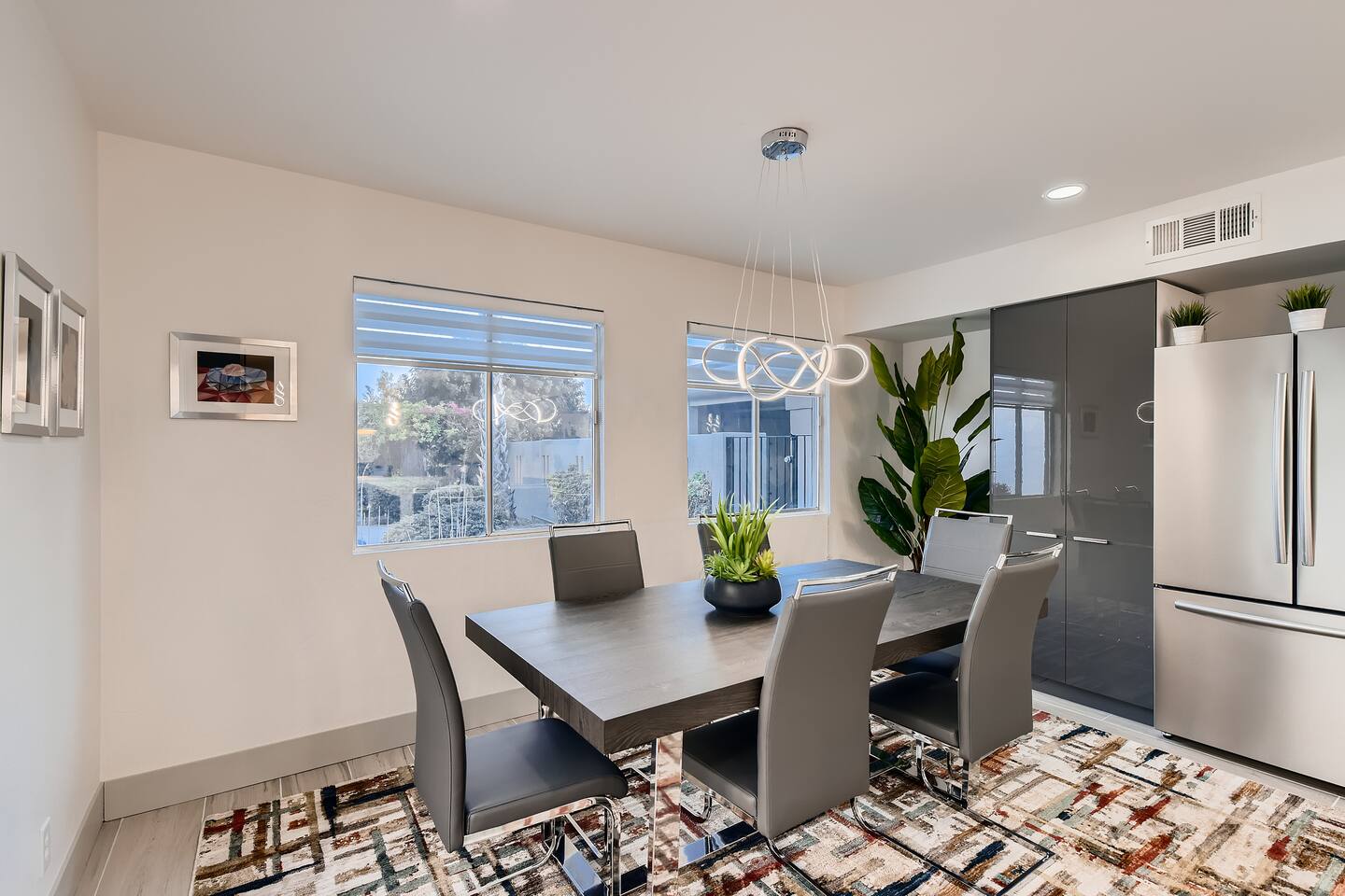 Luxe Oasis Mins to Old Town, Pool, and Pool Table